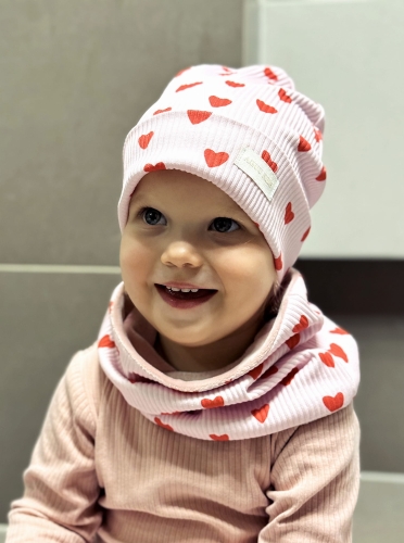 Zestaw czapka serca + komin dla dziewczynki