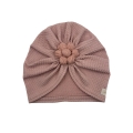 Wiosna turban z kwiatem w kolorze brudnego różu