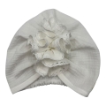Muślinowy turban kapelusz z eleganckim haftem śmietankowa biel