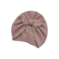 Muślinowy pastelowy róż turban supeł perełki dla dziewczynki