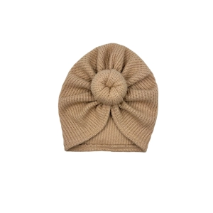 Beżowy turban sweterek model donut dla dziewczynki 