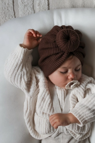 Czekoladowy turban na jesień sweterek hit turban dla dziewczynki