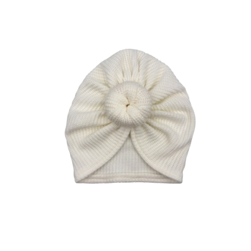 Śmietankowy turban sweterek na jesienne dni