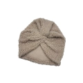 Turban twist z efektownym skrętem beżowy