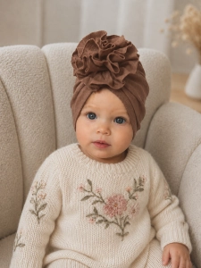 Jesienny turban kwiat w kolorze czekoladowym 