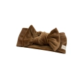 Welurowa opaska Big bow w kolorze cappuccino