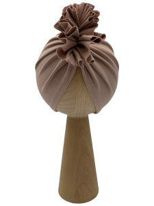 Turban falbanka w kolorze cappucino