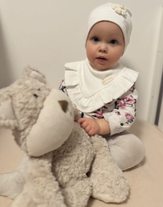 Zestaw dla dziewczynki czapka+ chusta ecru 